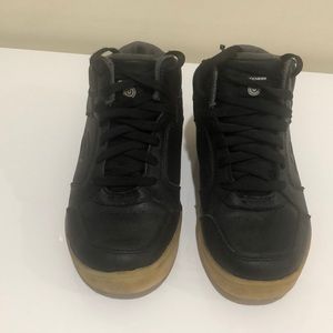 Boys shoes